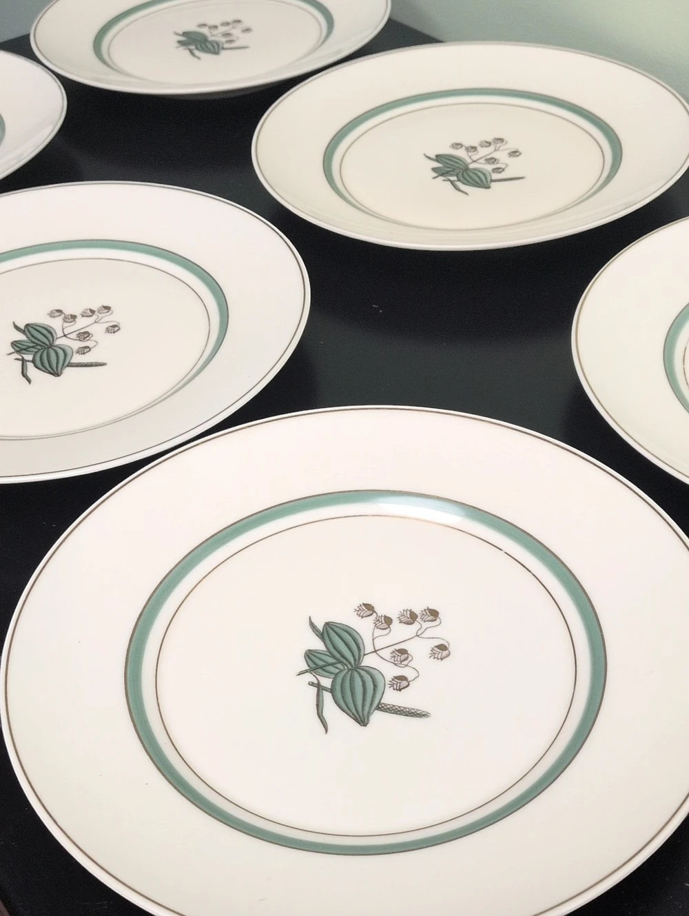 Royal Copenhagen "Quaking Grass" (Hjertegræs) Set of 6 Plates - Pattern 884